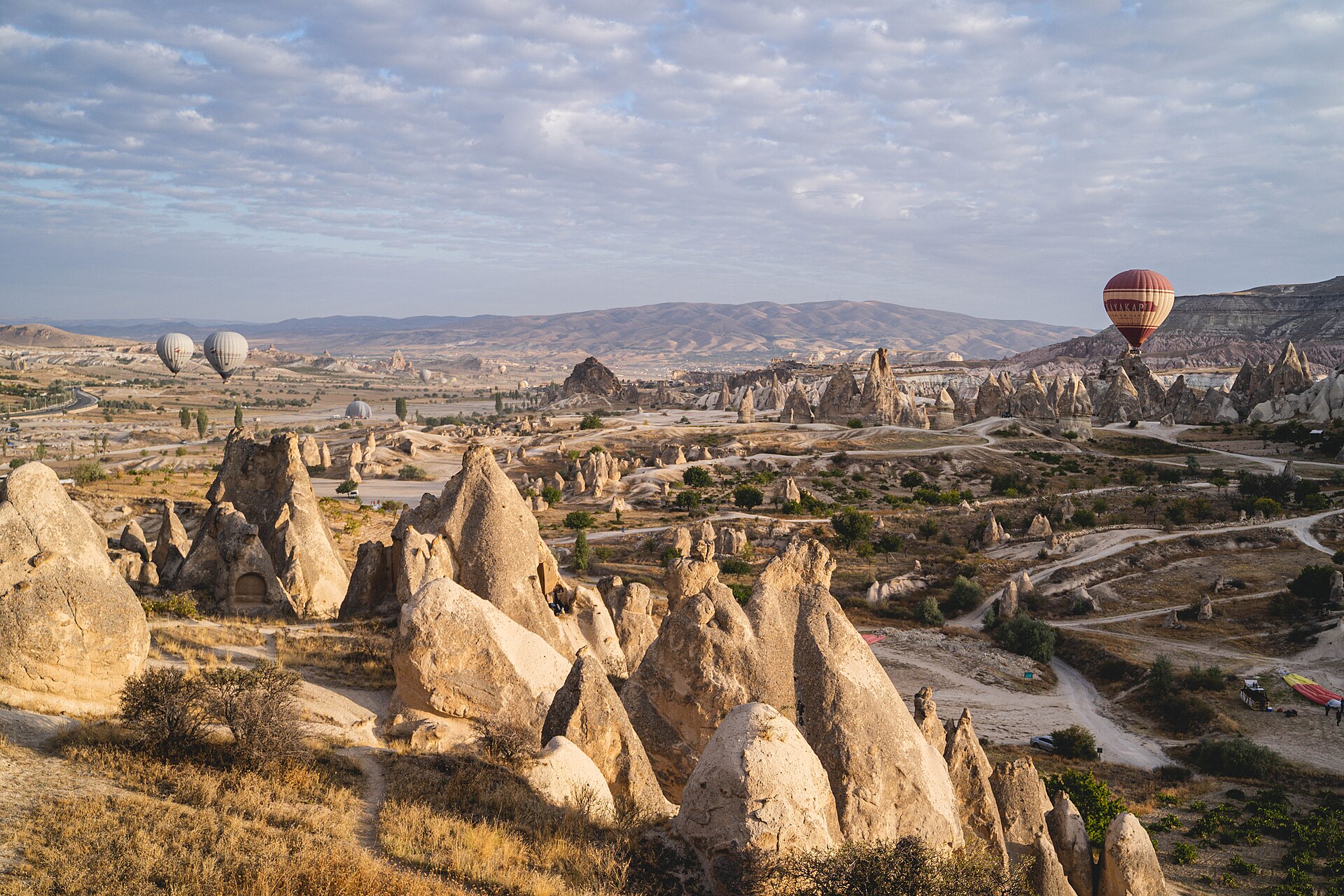 Hot air ballons in the Göreme National Park, Cappadocia, Turkey